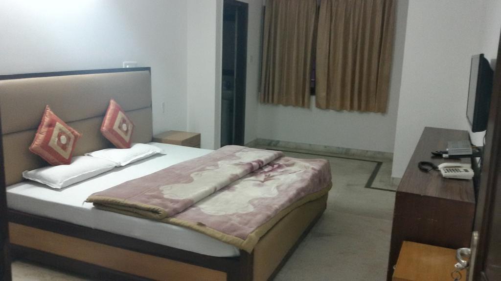 Hotel Jmd Residency Nueva Delhi Habitación foto
